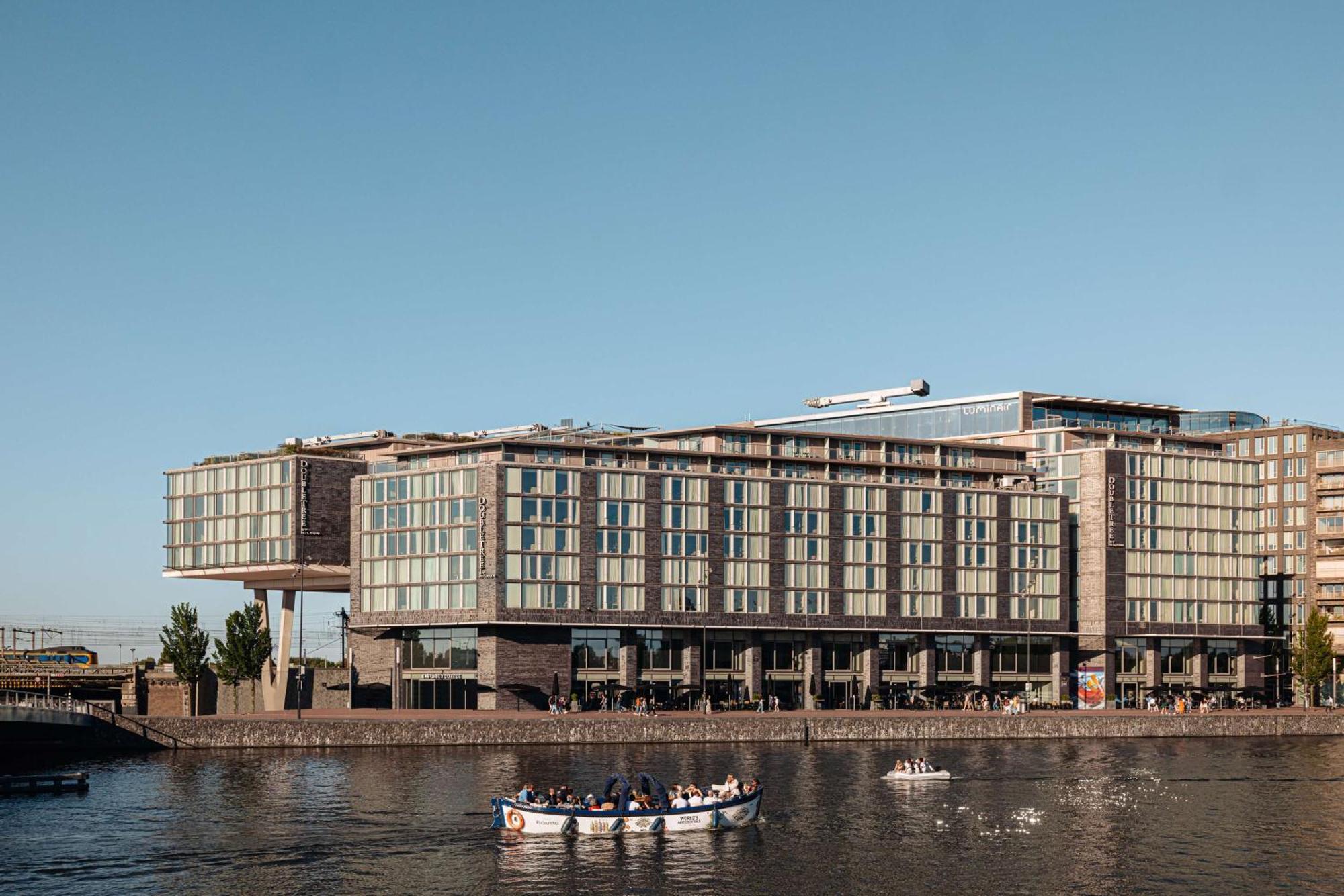 Hotel Doubletree By Hilton Amsterdam Centraal Station Exterior foto